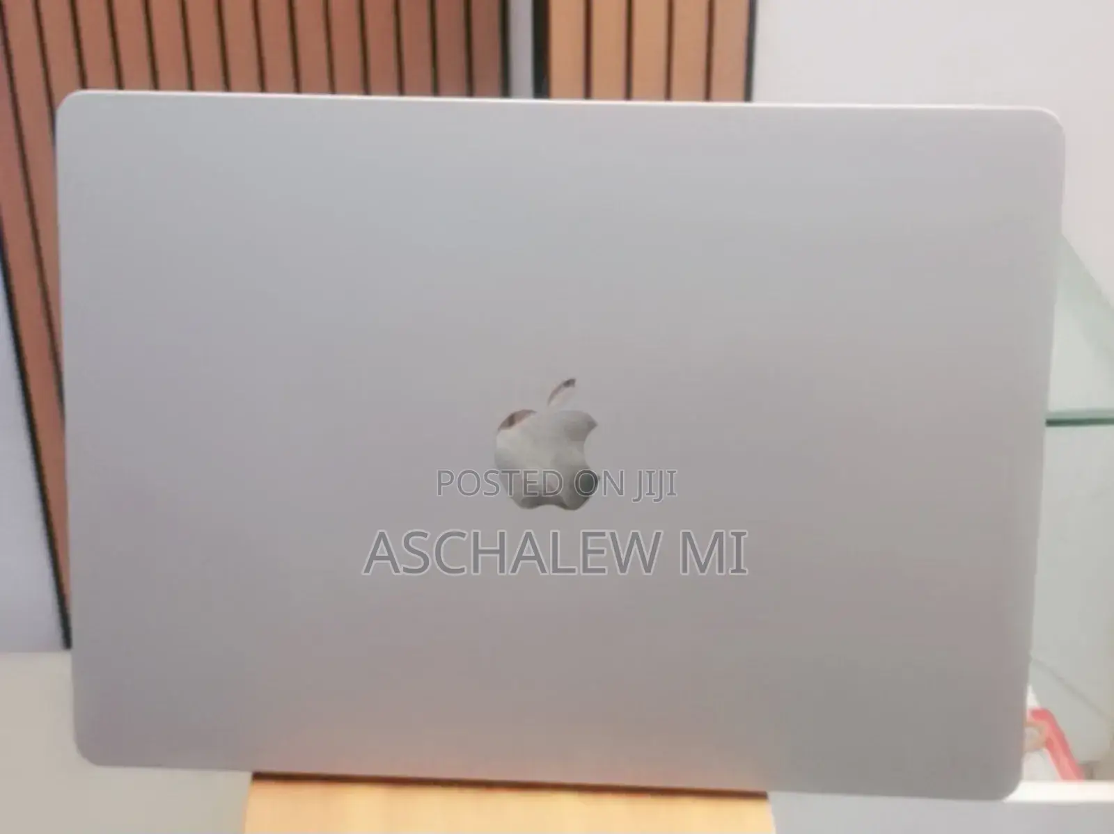 New Laptop Apple MacBook Air 2024 M3 15-inch 8GB Apple M3 SSD 256GB