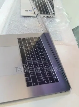 New Laptop Apple MacBook Pro 2017 16GB Intel Core i7 SSD 512GB