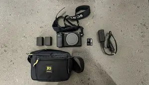 Sony A6400 Camera Body Only + 128gb Memory Card, 2 Batteries + Bag