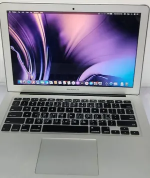 New Laptop Apple MacBook Pro 2015 8GB Intel Core i5 SSD 128GB