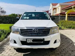 Toyota Hilux 2012 Ivory