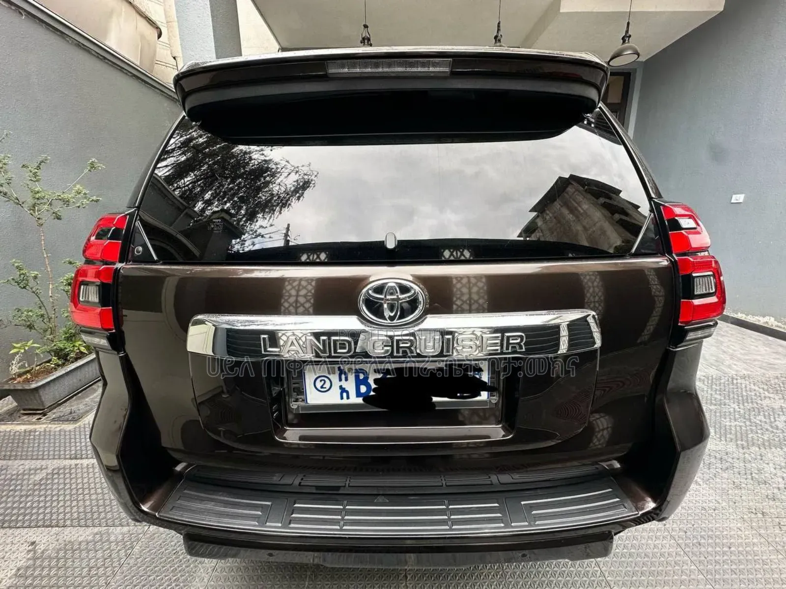 Toyota Land Cruiser Prado 2019 Pink