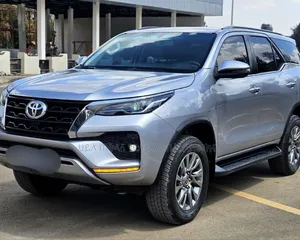 Toyota Fortuner 2023 Silver