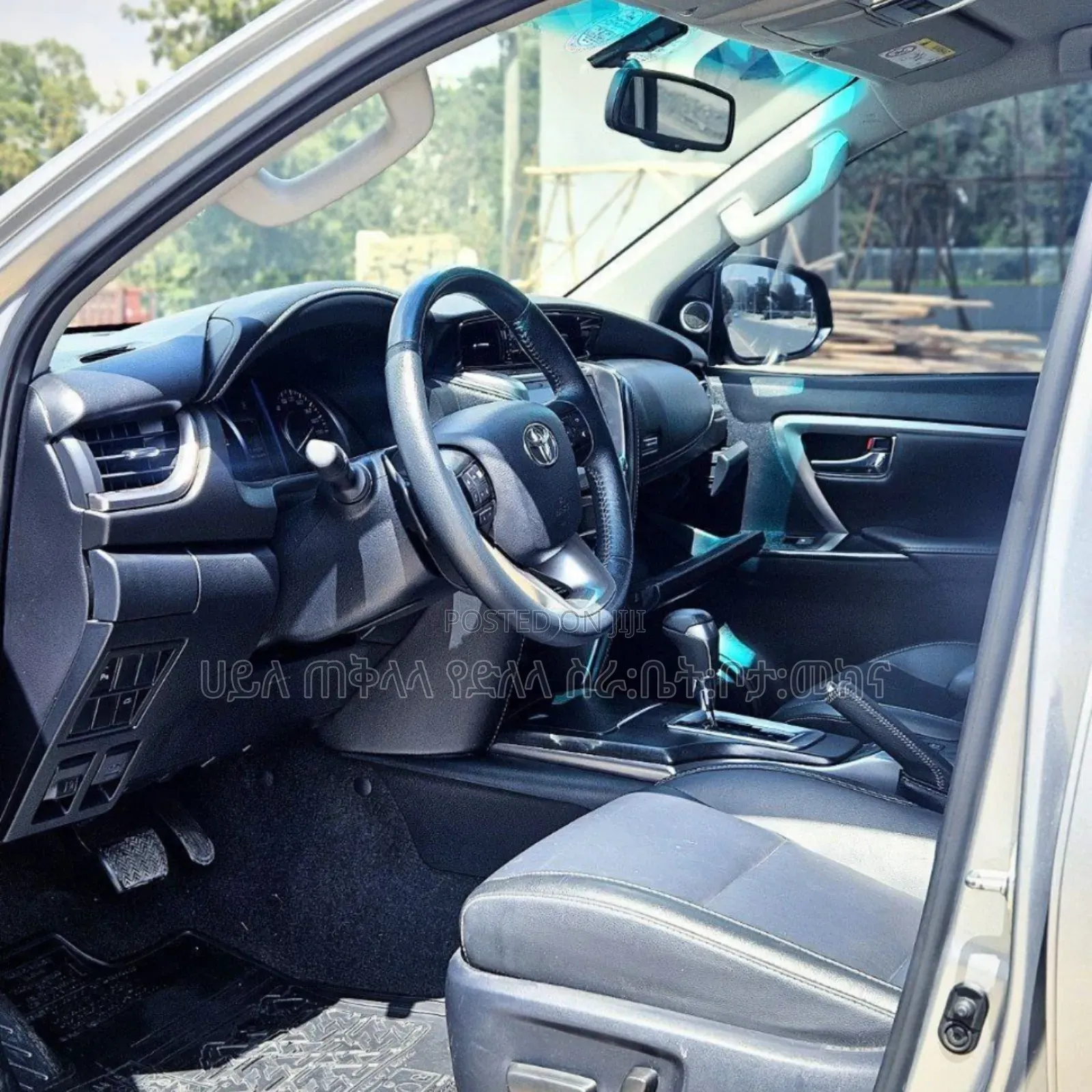 Toyota Fortuner 2023 Silver