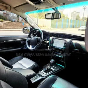 Toyota Fortuner 2023 Silver