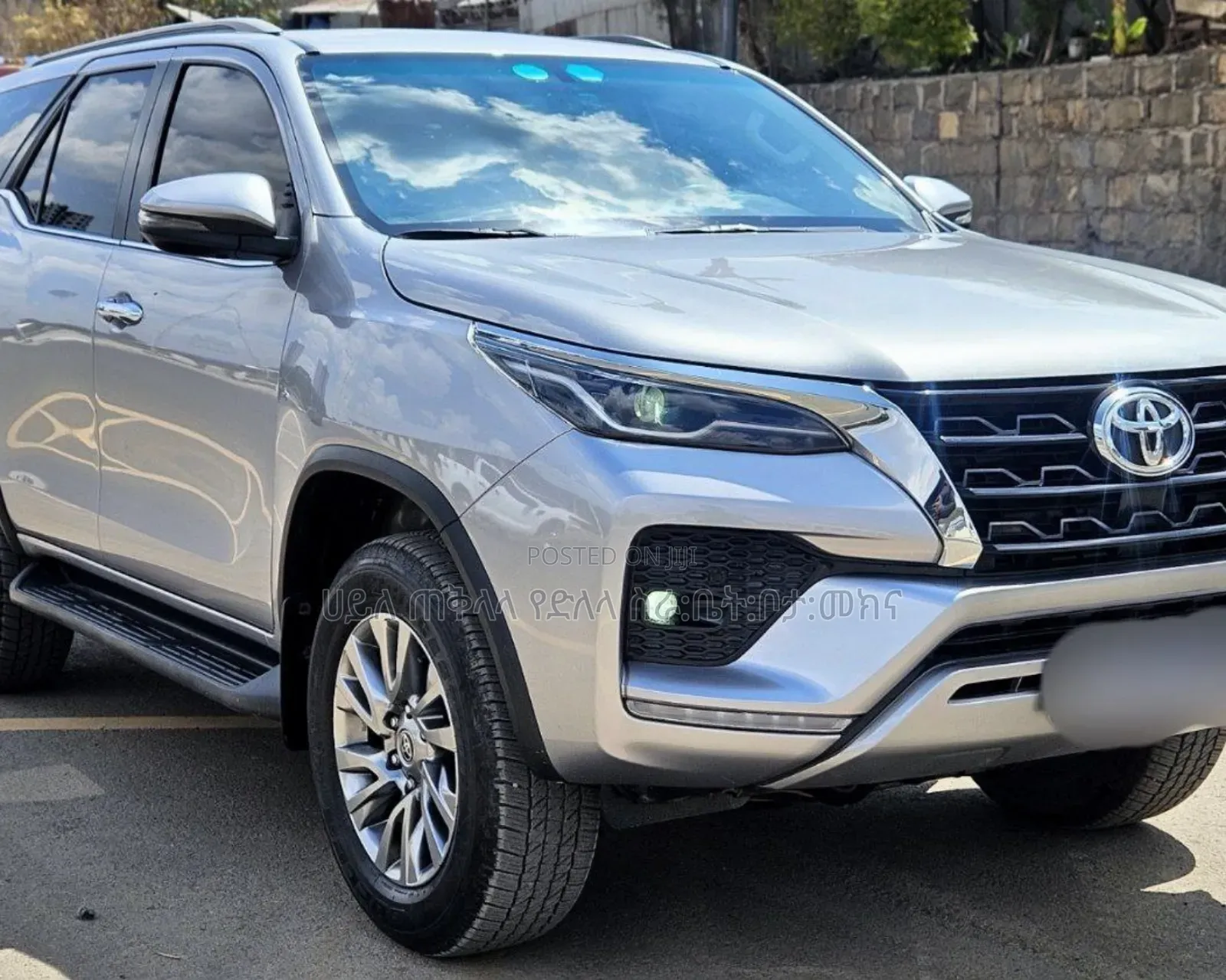 Toyota Fortuner 2023 Silver