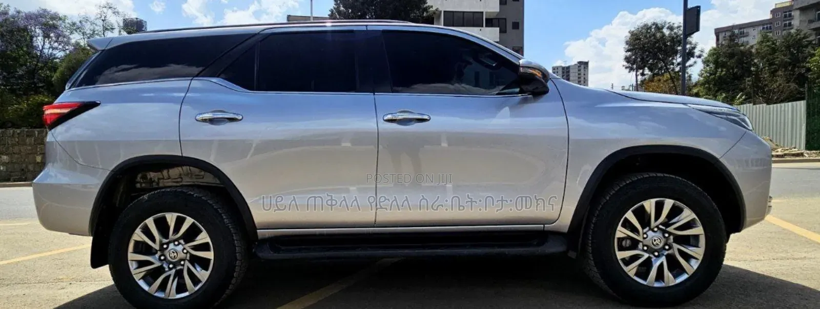 Toyota Fortuner 2023 Silver