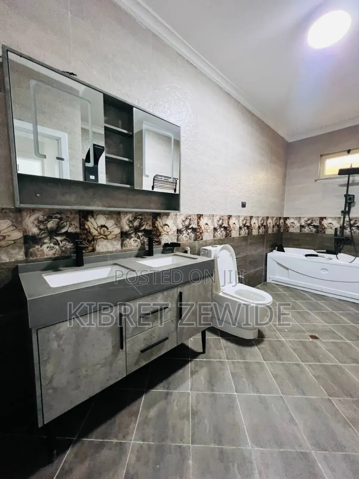 Furnished 7bdrm House in Abrham Legese, Yeka for sale