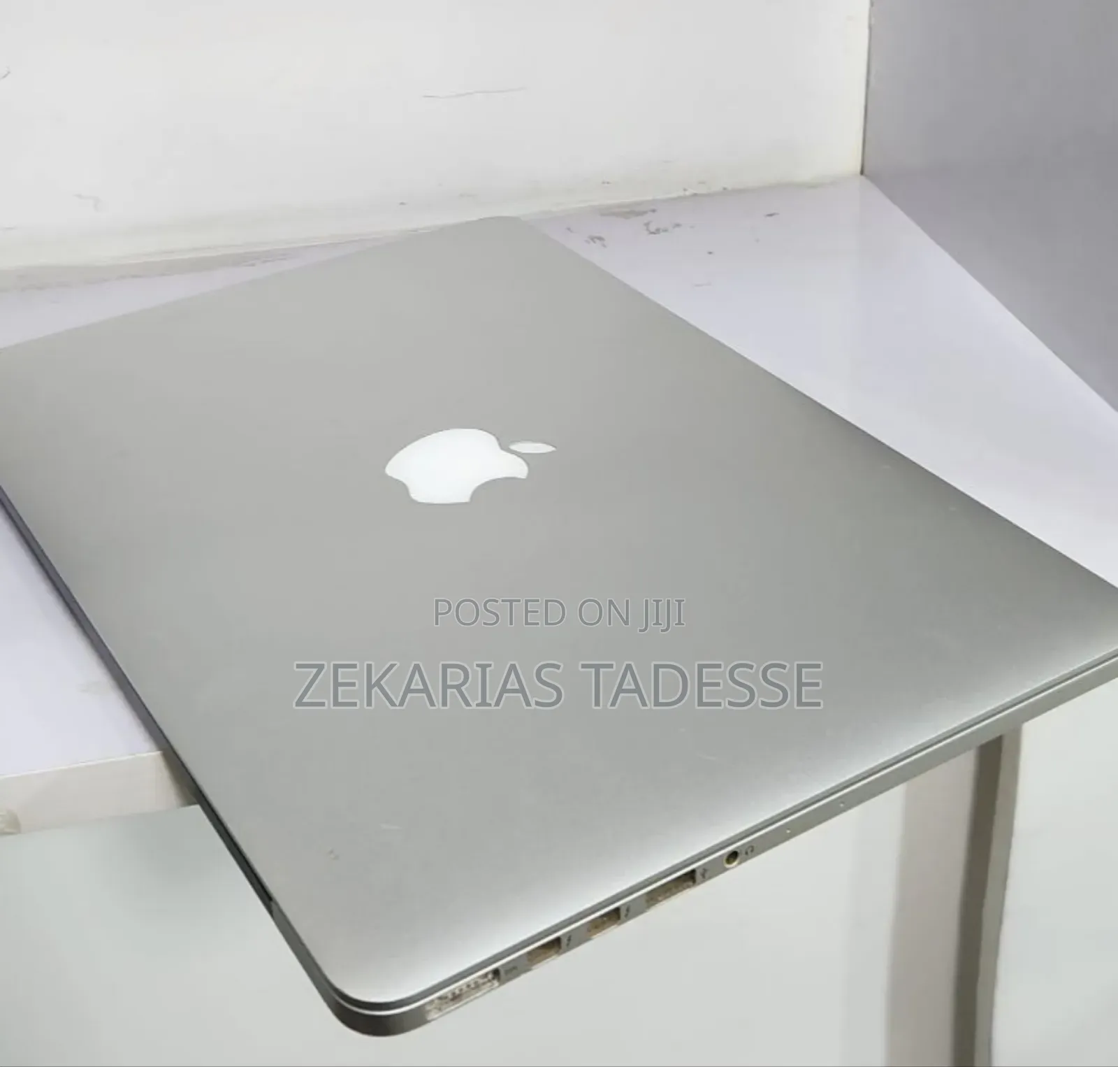 New Laptop Apple MacBook Pro 2015 8GB Intel Core i5 SSD 128GB