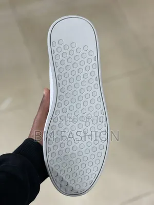 Brand New Rova White Sneakers "Your New Favourite Kicks"