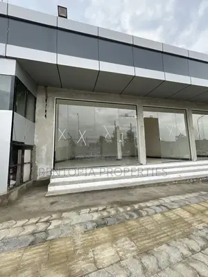 Commercial Space for Coffee Shop,Boutique for Rent!