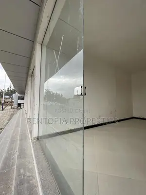 Commercial Space for Coffee Shop,Boutique for Rent!