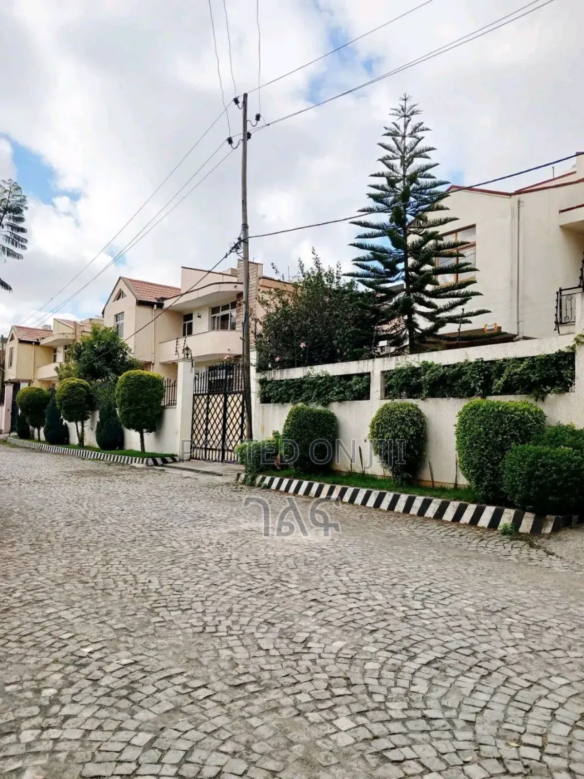 6bdrm House in የሚሸጥ 250 ካሬ G+1 አያት, Bole for sale