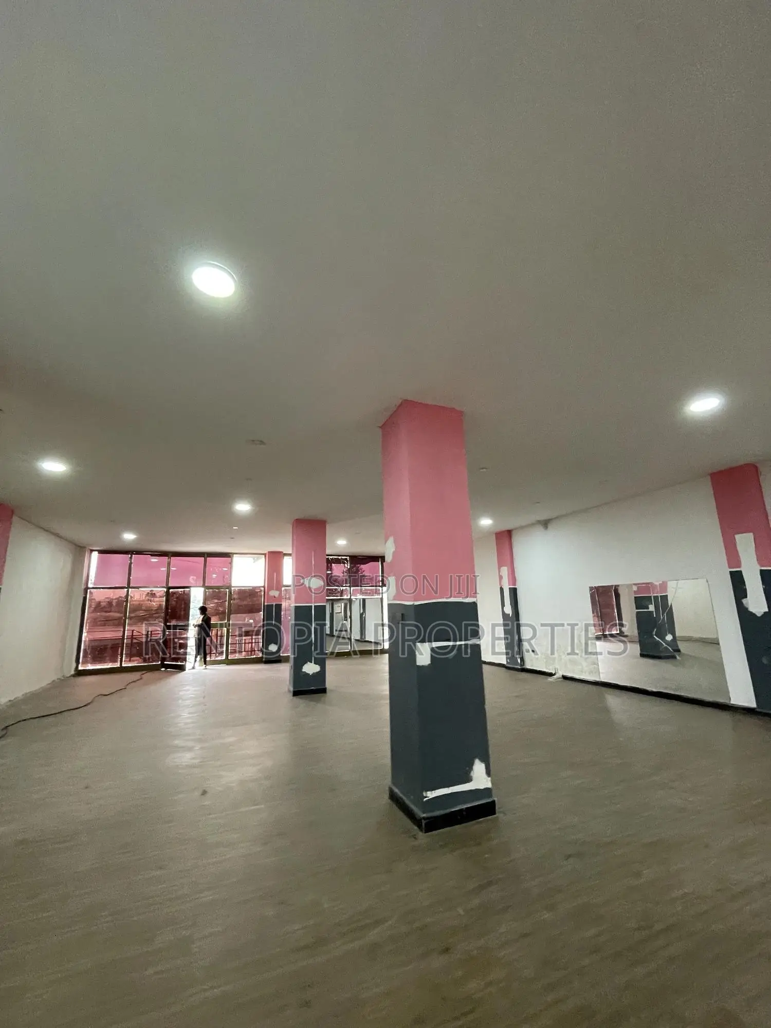 Supermarket,Showroom,Gym for Rent