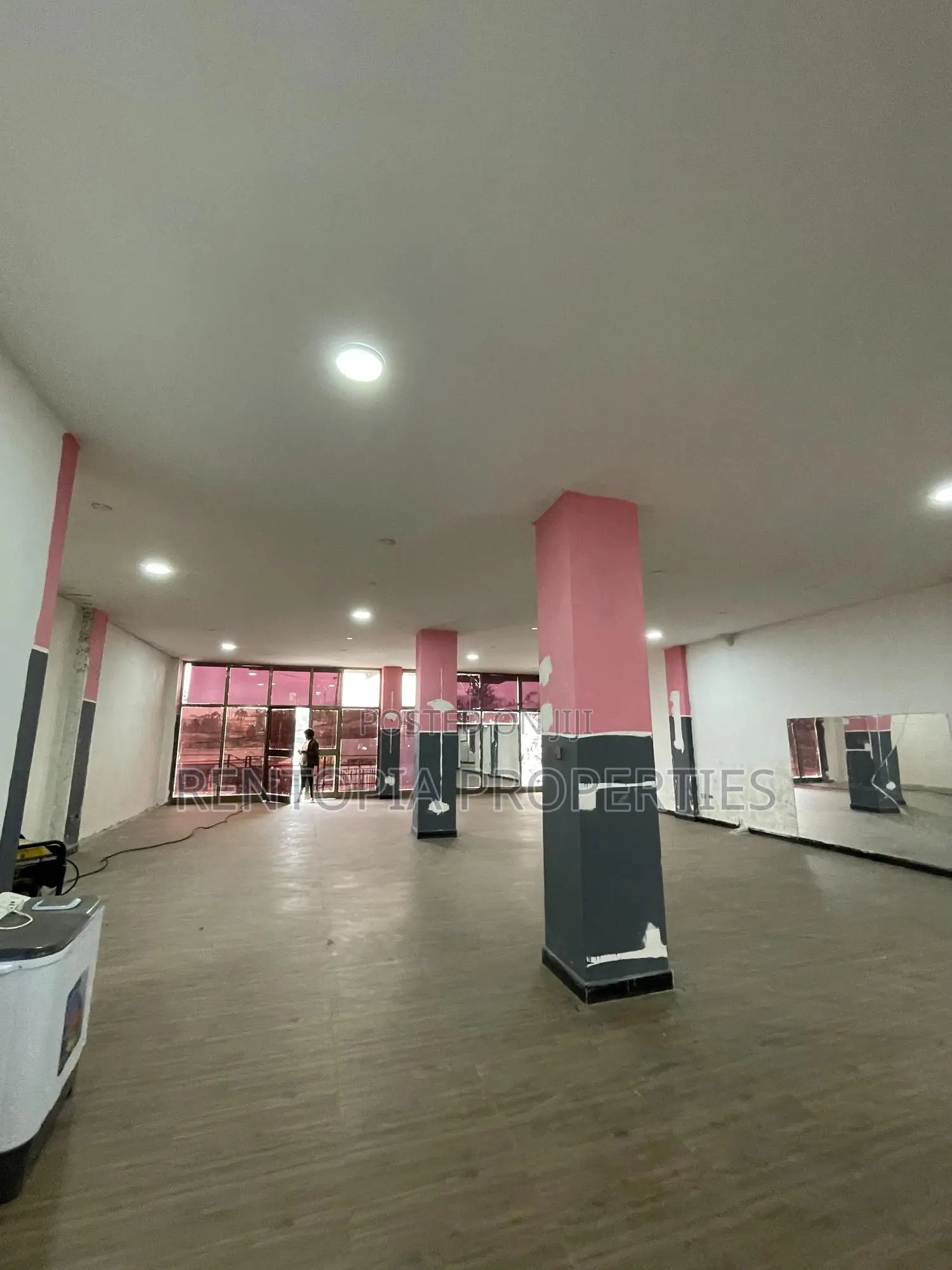 Supermarket,Showroom,Gym for Rent