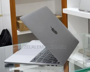 New Laptop Apple MacBook Pro M1 16GB Apple M1 Pro SSD 256GB