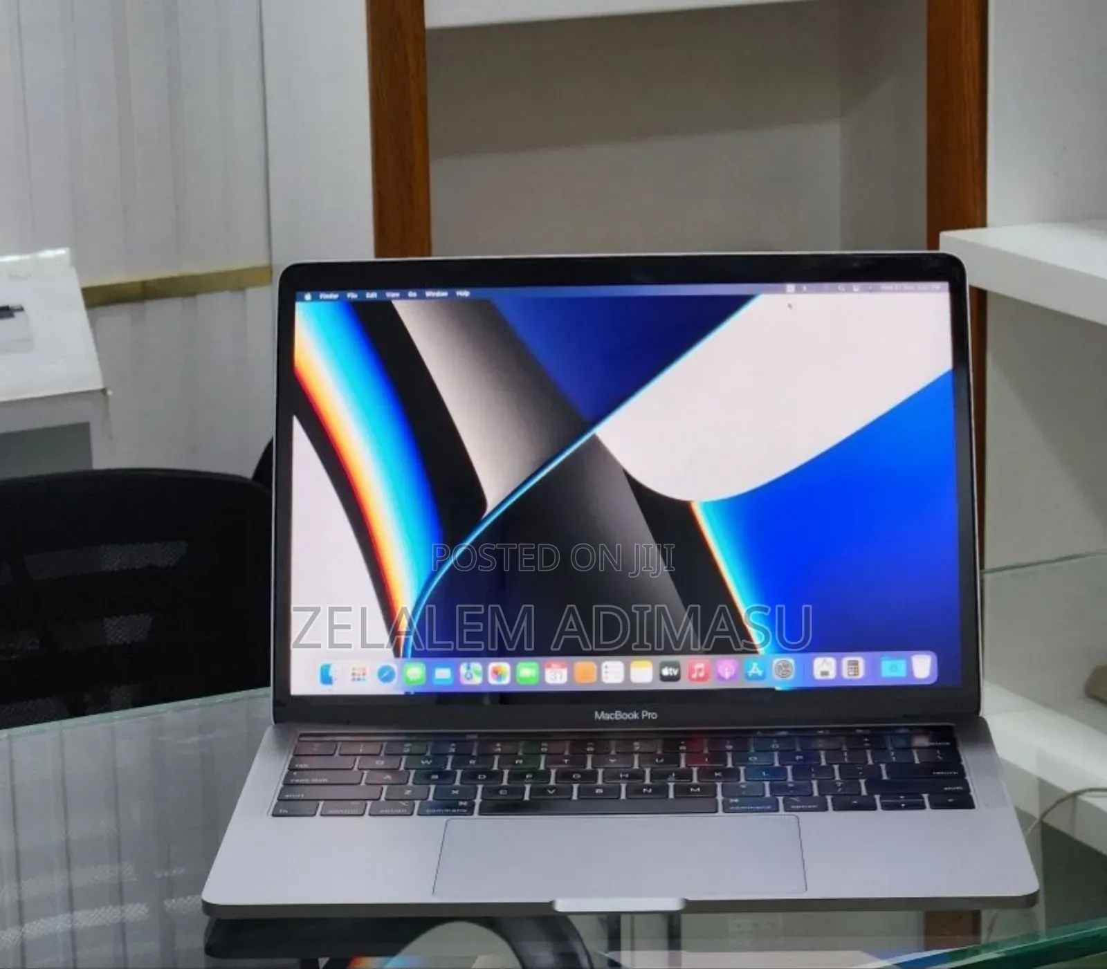 New Laptop Apple MacBook Pro M1 16GB Apple M1 Pro SSD 256GB