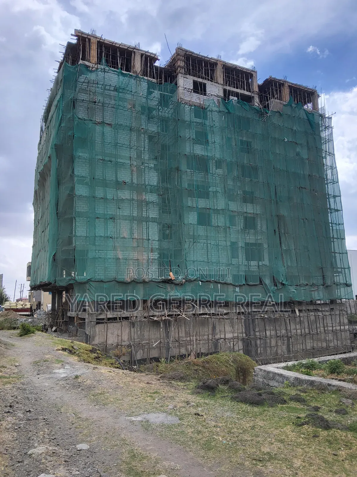 3bdrm Apartment in Yeka for sale