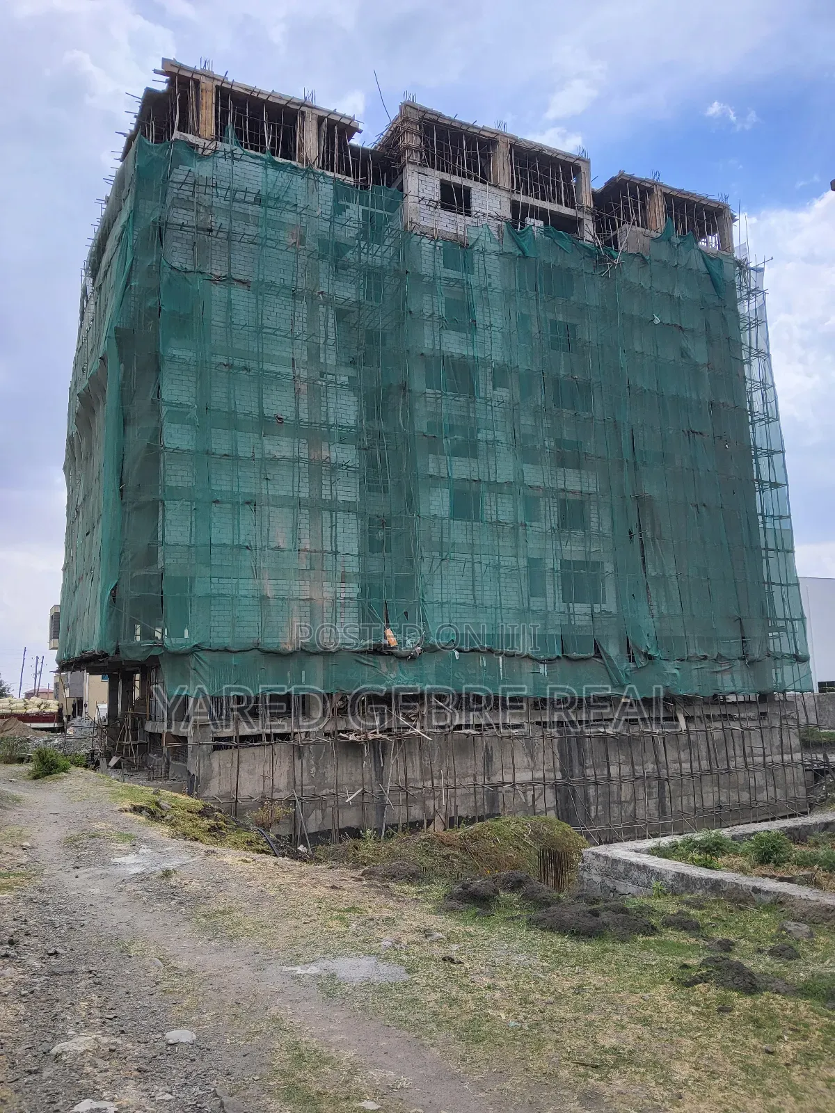 3bdrm Apartment in Yeka for sale