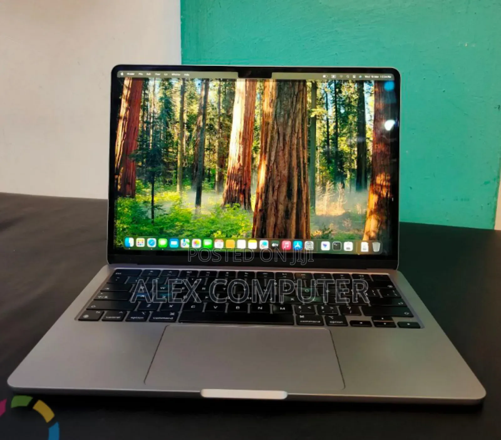 New Laptop Apple MacBook Air 2022 M2 8GB Apple M1 SSD 512GB