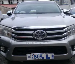 Toyota Hilux 2017 Silver