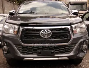 Toyota Hilux 2020 Gray