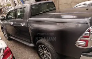 Toyota Hilux 2020 Gray