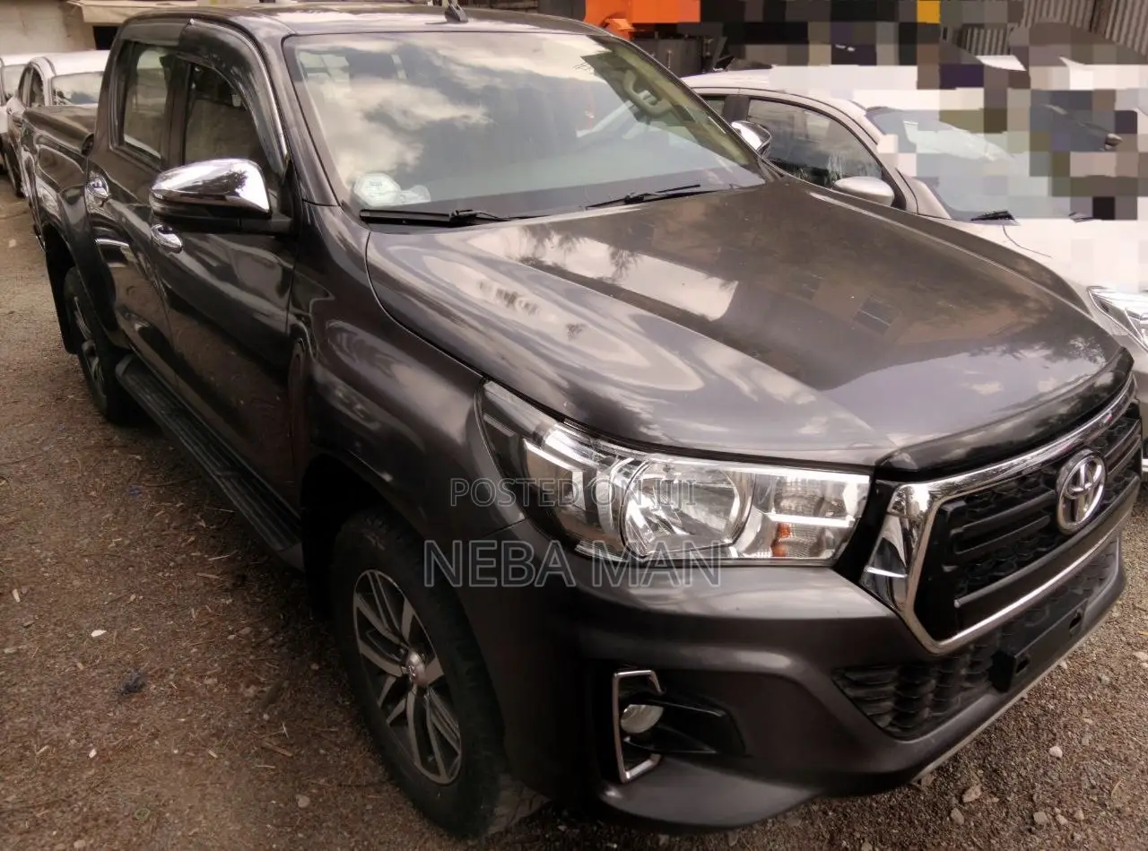 Toyota Hilux 2020 Gray