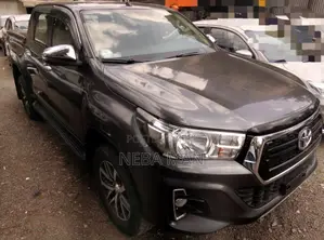 Toyota Hilux 2020 Gray