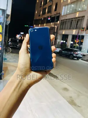 Apple iPhone SE (2022) 64 GB