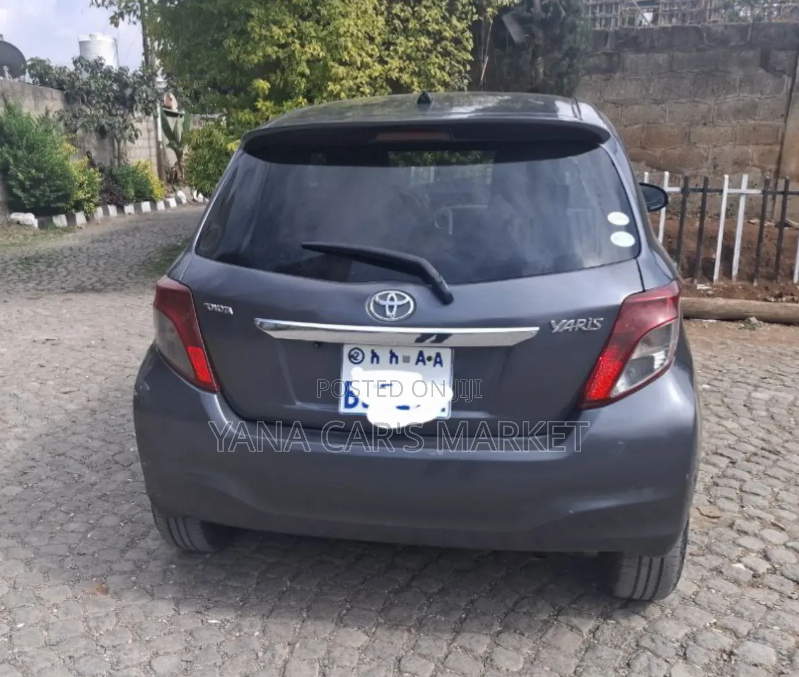 Toyota Yaris 2011 Black