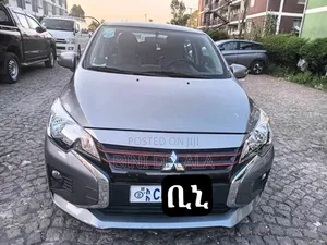 Mitsubishi Attrage 2022 Silver