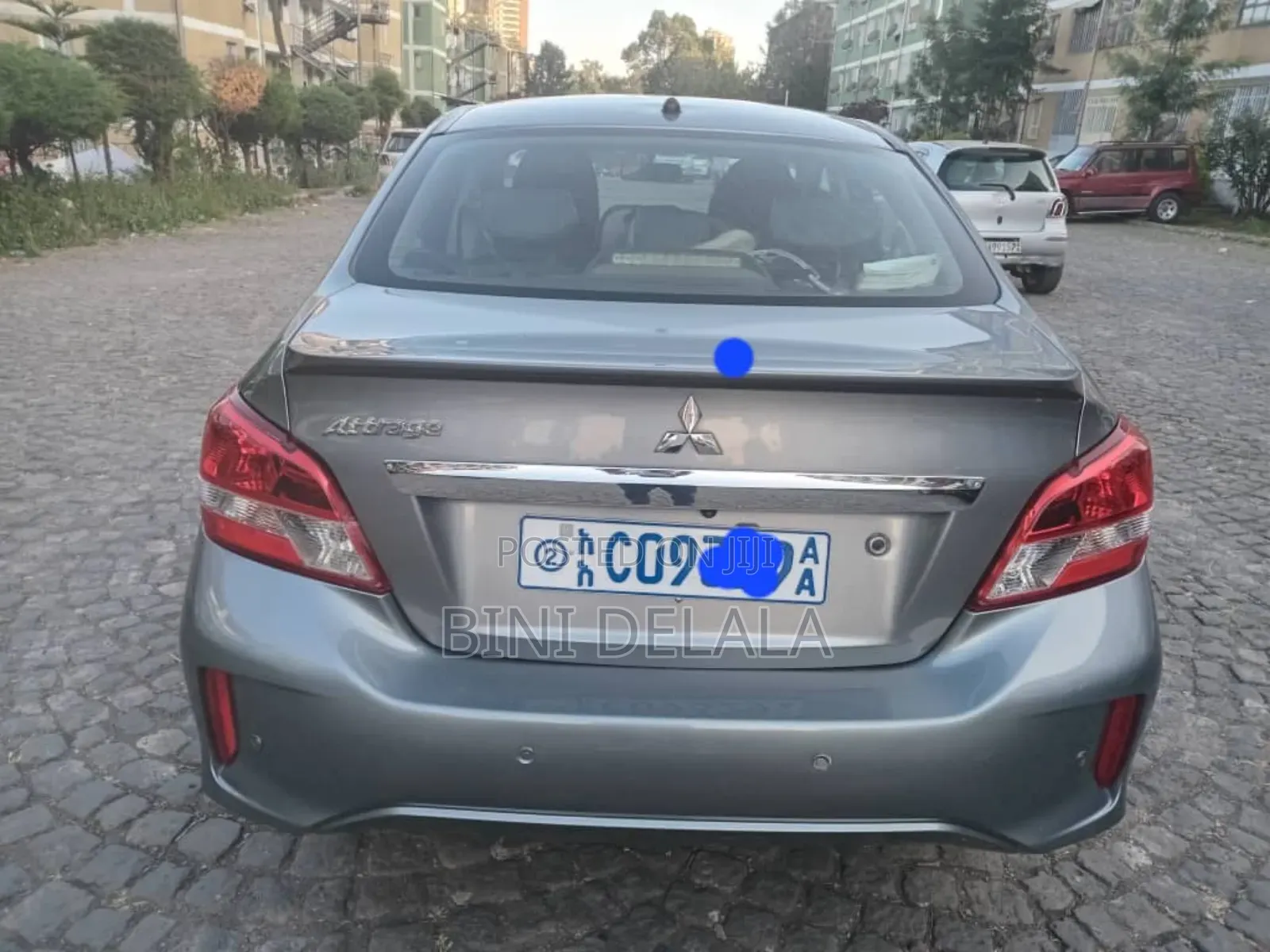 Mitsubishi Attrage 2022 Silver