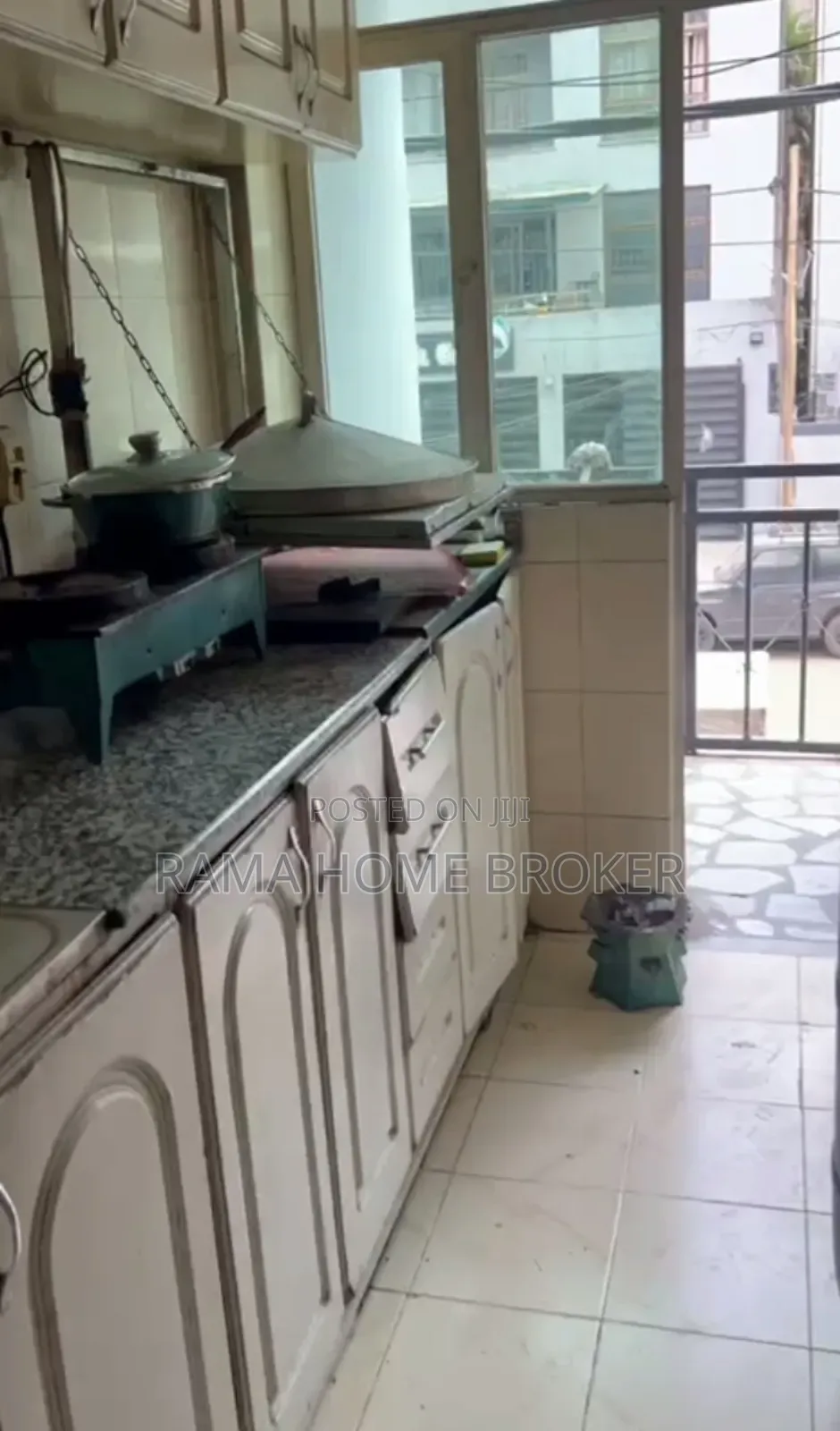 Furnished 3bdrm Apartment in ፊጋ አካባቢ, Yeka for sale