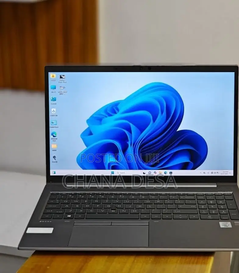 New Laptop HP ZBook Firefly 14 G7 16GB Intel Core i7 SSD 512GB