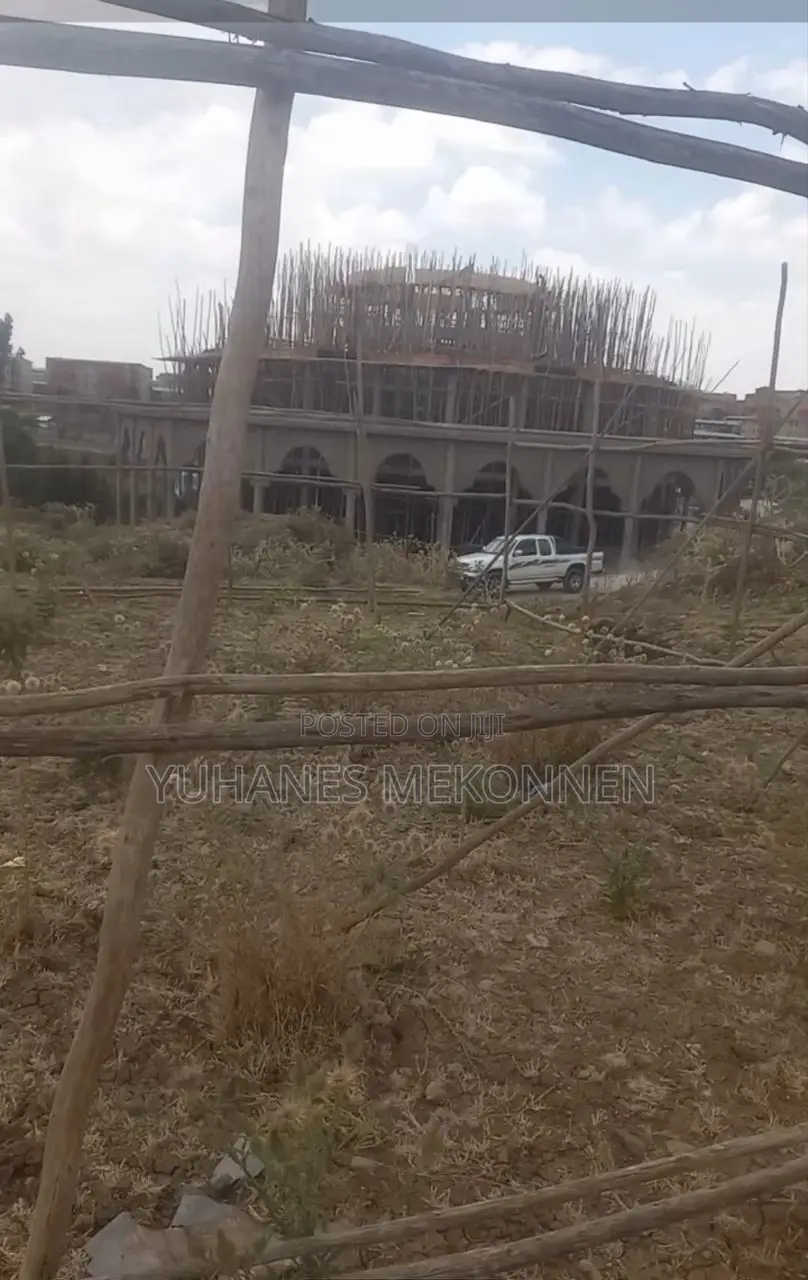 75 ካሬ (ለልማት ተነሺ) የተሰጠ መሬት