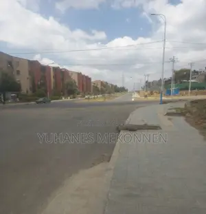 75 ካሬ (ለልማት ተነሺ) የተሰጠ መሬት
