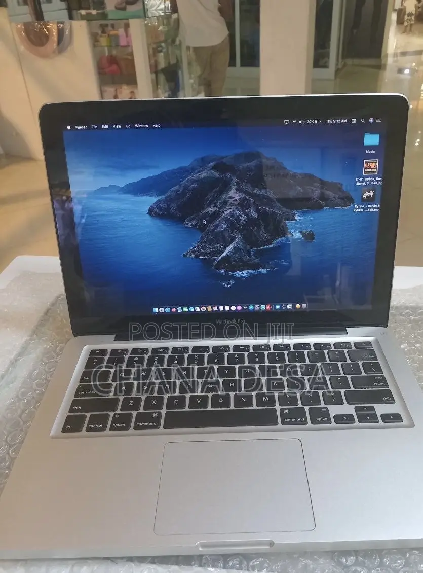 New Laptop Apple MacBook Pro 8GB Intel Core i5 SSD 256GB