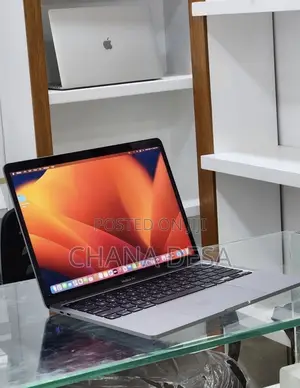 New Laptop Apple MacBook Pro 2022 M2 8GB Apple M2 SSD 256GB