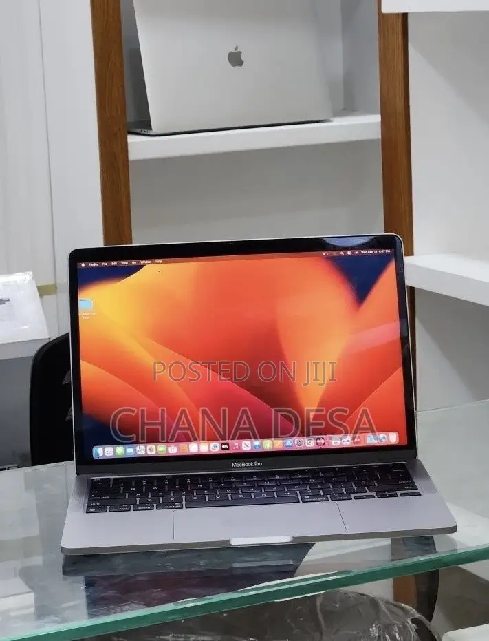 New Laptop Apple MacBook Pro 2022 M2 8GB Apple M2 SSD 256GB