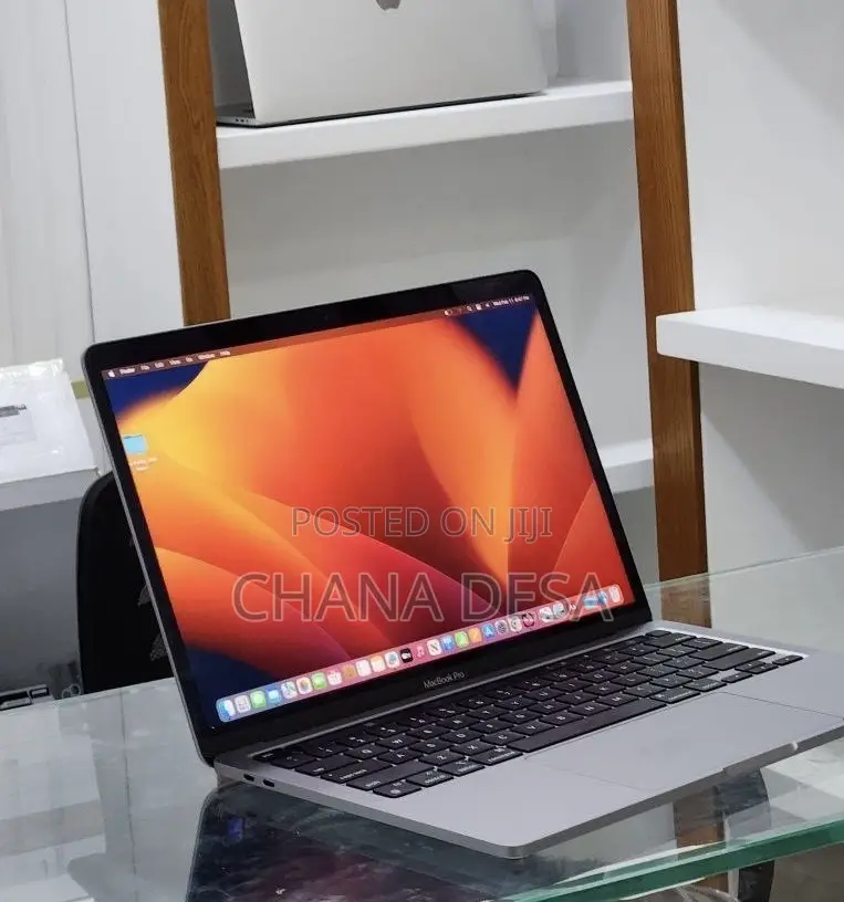 New Laptop Apple MacBook Pro 2022 M2 8GB Apple M2 SSD 256GB