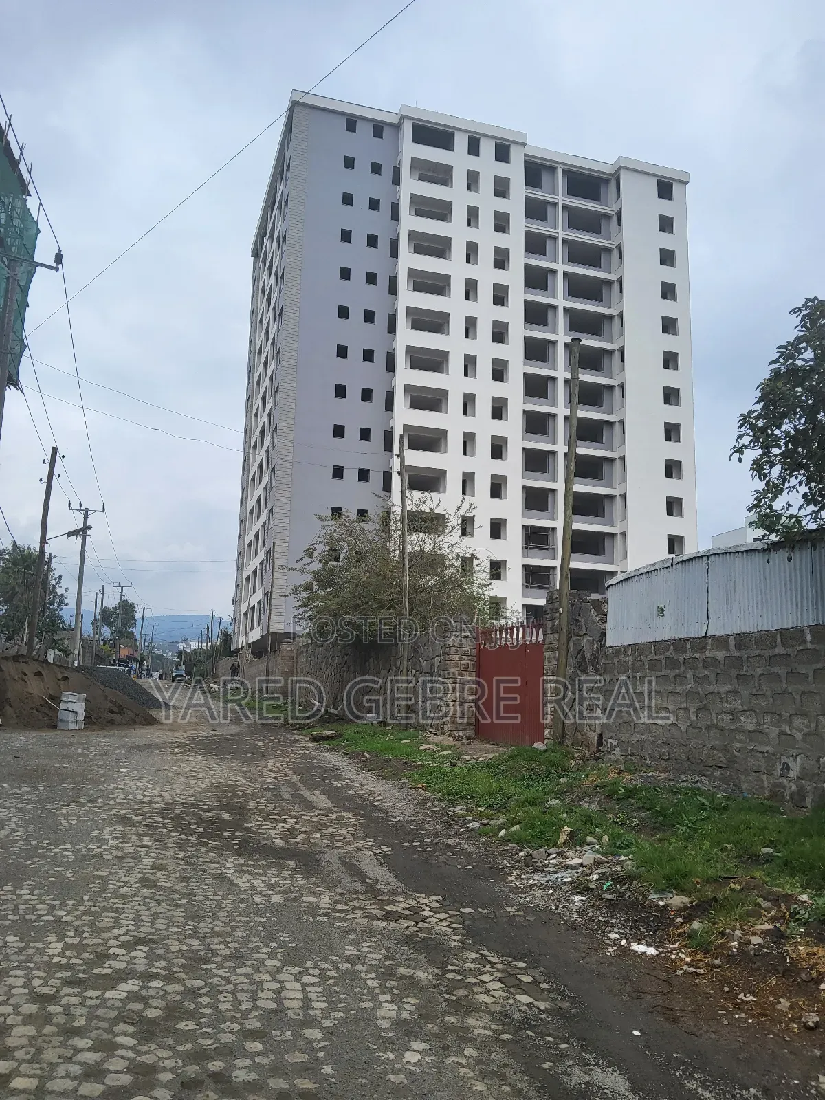 9bdrm Apartment in B Group Real Estate, Yeka for sale