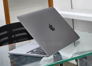 New Laptop Apple MacBook Pro 2022 M2 8GB Apple M2 SSD 256GB