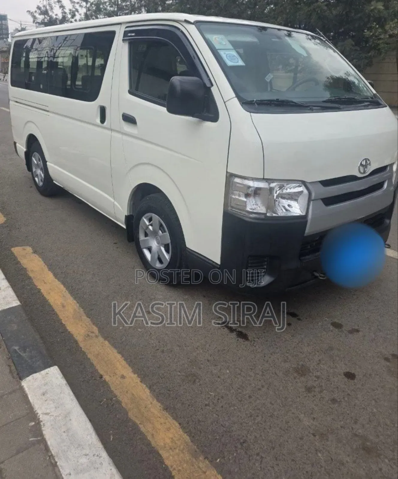 Toyota HiAce 2017 White