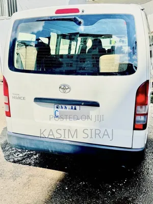Toyota HiAce 2017 White