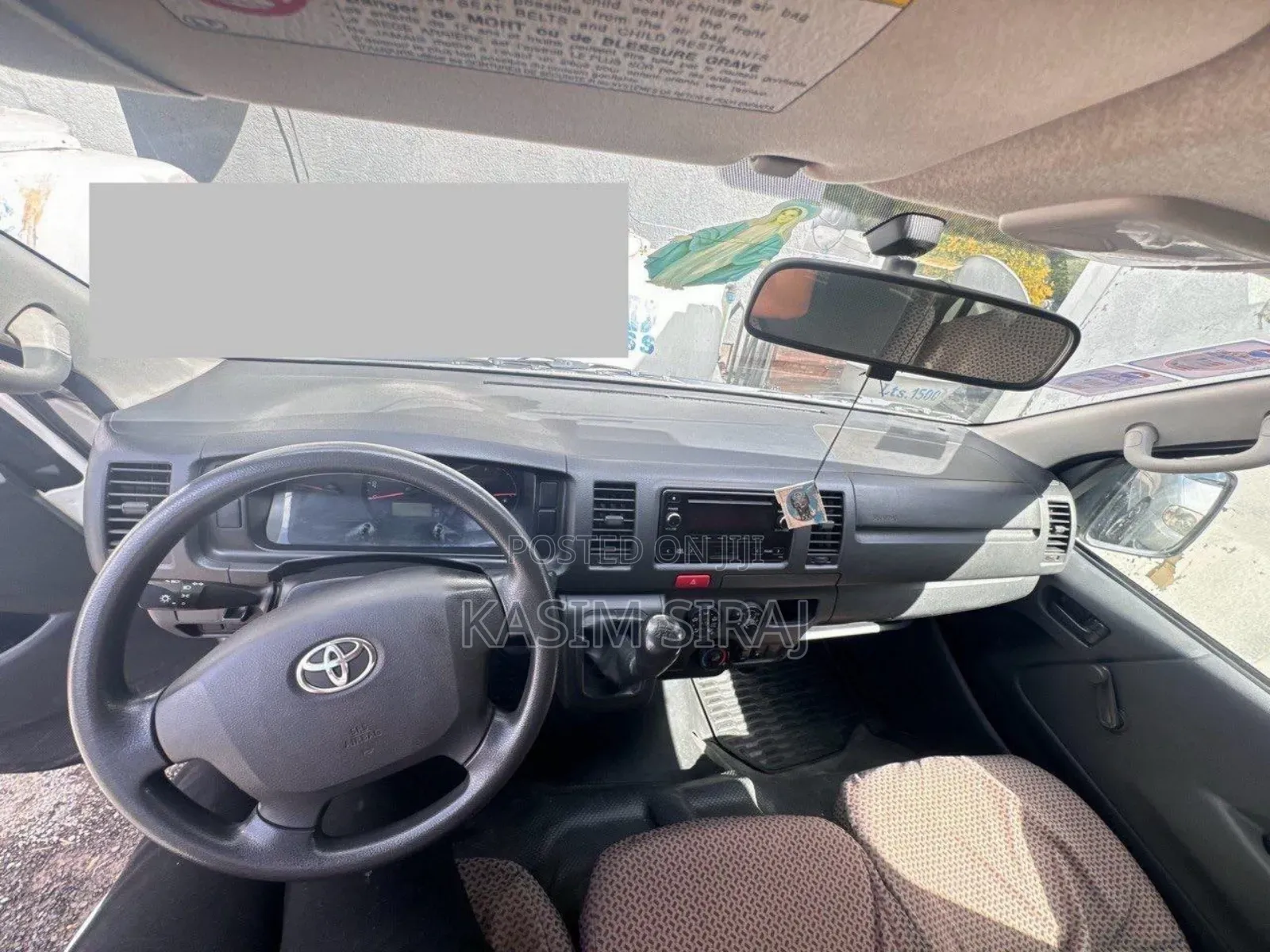 Toyota HiAce 2017 White