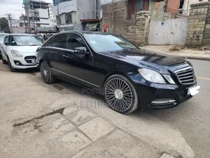 Mercedes-Benz E200 2013 Black