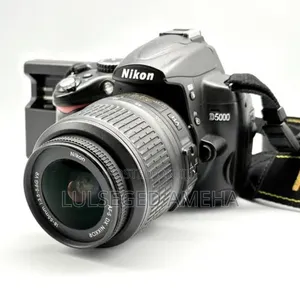 Nikon D5000