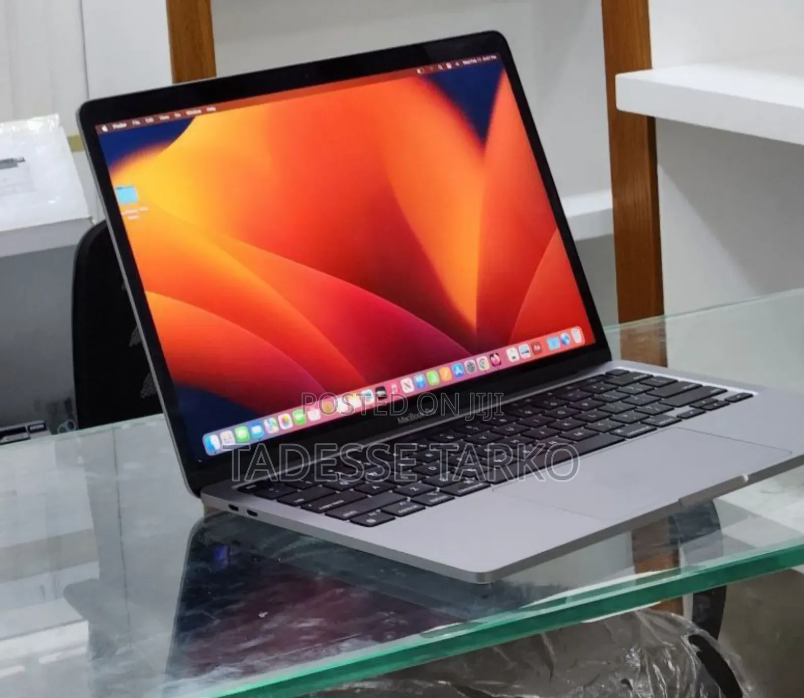 New Laptop Apple MacBook Air 2022 M2 8GB Apple M2 SSD 256GB