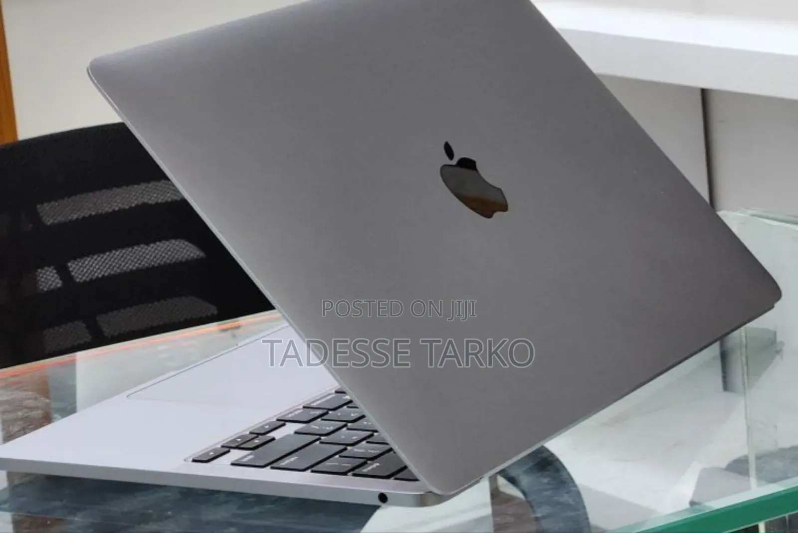 New Laptop Apple MacBook Air 2022 M2 8GB Apple M2 SSD 256GB